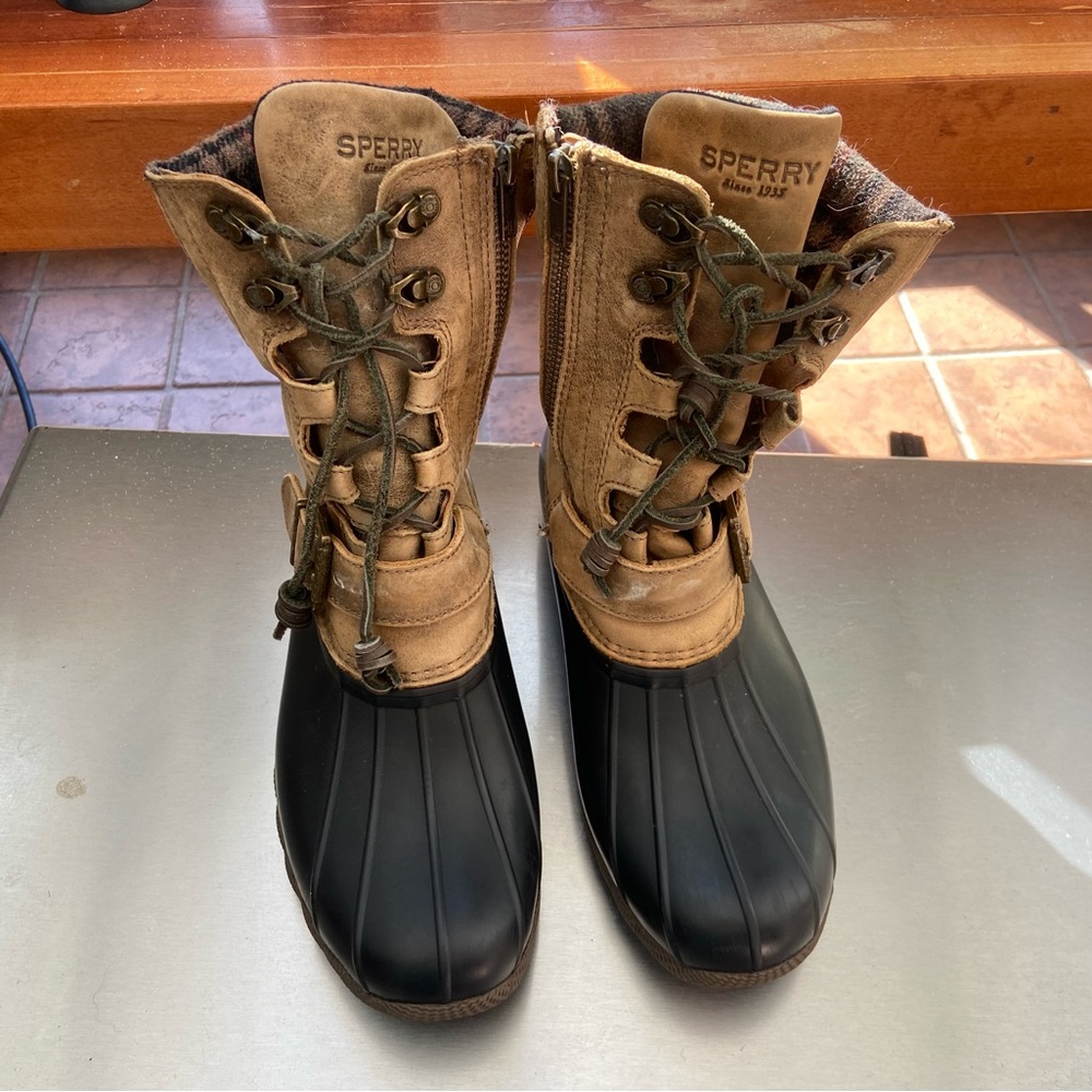 Sperry Tan and Black Lace-Up Waterproof Boots
